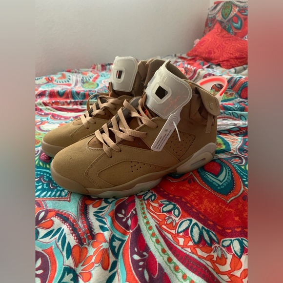 Jordan 6s Travis scott “British khakis” - Picture 5 of 6